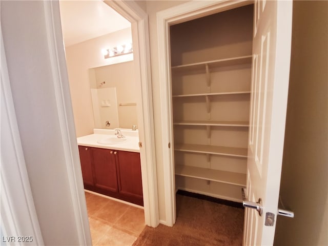 9069 Tantalizing Ave, Las Vegas, NV 89149 - pantry with a sink