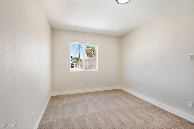 5004 Celebrity Cir, Las Vegas, NV 89119 - unfurnished room with light carpet