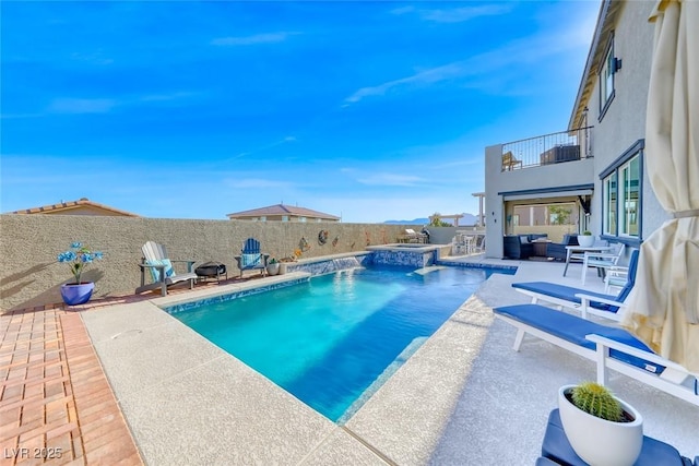 1523 Great Sands St, Boulder City, NV 89005 - view of swimming pool featuring a patio, a fenced backyard, and a pool with connected hot tub