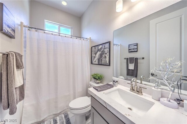879 Klamath Springs St, Henderson, NV 89011 - bathroom with vanity and shower / tub combo
