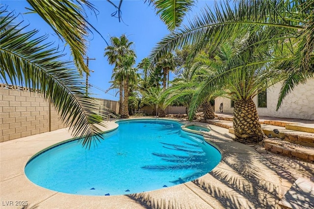 2770 La Casita Ave, Las Vegas, NV 89120 - view of swimming pool featuring a fenced backyard and a pool with connected hot tub