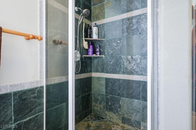 816 Sandsprings St, Henderson, NV 89011 - bathroom with a shower stall