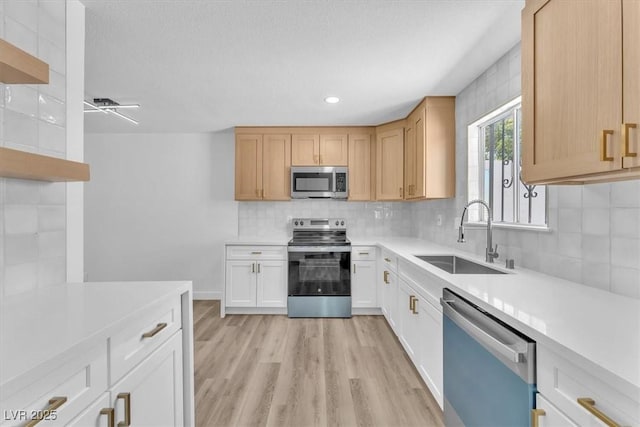 747 Greenbriar Townhouse Way, Las Vegas, NV 89121 - photo 2