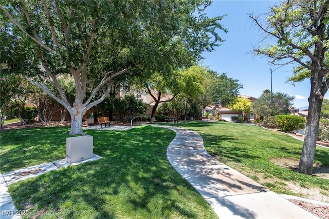 10352 Natural Springs Ave, Las Vegas, NV 89129 - view of community with a lawn
