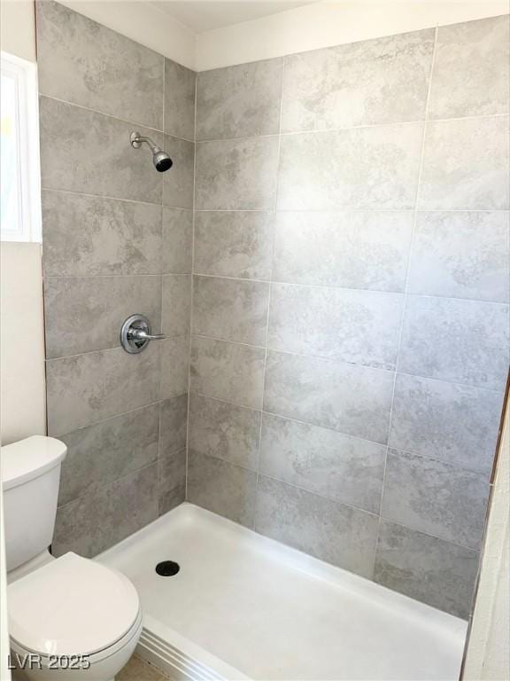 236 Pershing Dr, Las Vegas, NV 89107 - full bath featuring tiled shower and toilet