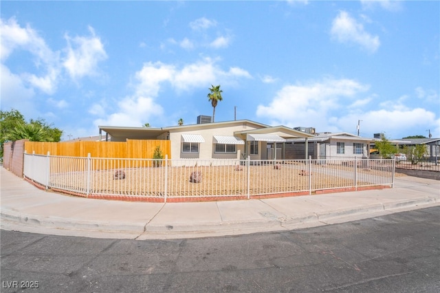 600 Berry Cir, Las Vegas, NV 89107 - view of front facade with a fenced front yard