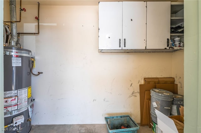 600 Berry Cir, Las Vegas, NV 89107 - utility room featuring strapped water heater