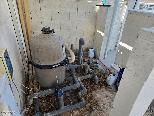6636 Old Oxford Ave, Las Vegas, NV 89108 - exterior view of concrete block siding and pump