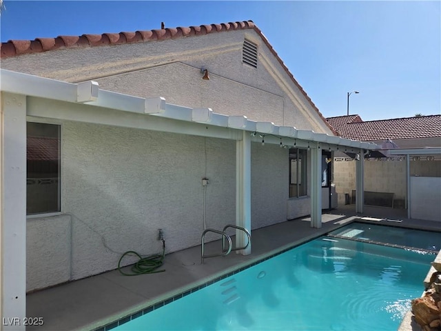 6636 Old Oxford Ave, Las Vegas, NV 89108 - view of swimming pool with a pool with connected hot tub