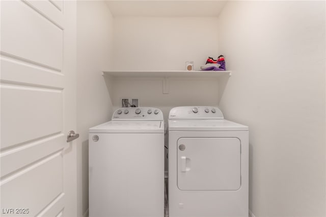 518 Descubir Ave, North Las Vegas, NV 89081 - washroom featuring washing machine and dryer