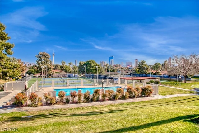 2101 Plaza Del Fuentes, Las Vegas, NV 89102 - surrounding community featuring a tennis court