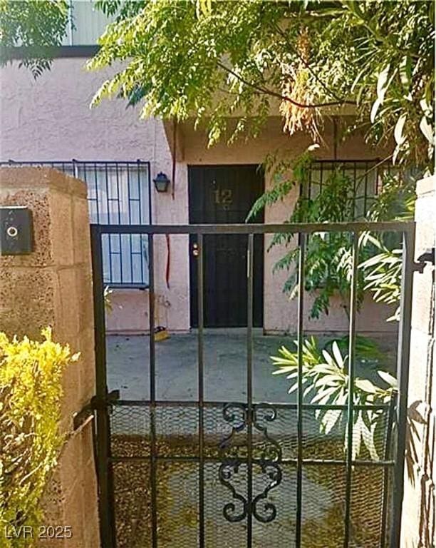4338 Caliente St Unit 12, Las Vegas, NV 89119 - view of gate
