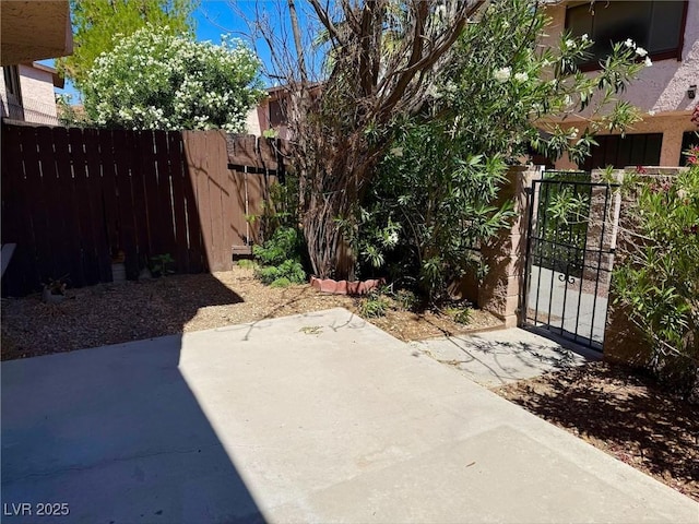 4338 Caliente St Unit 12, Las Vegas, NV 89119 - view of patio featuring a gate