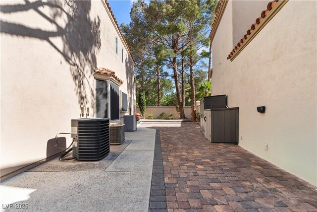 8215 Crow Valley Ln, Las Vegas, NV 89113 - view of patio / terrace
