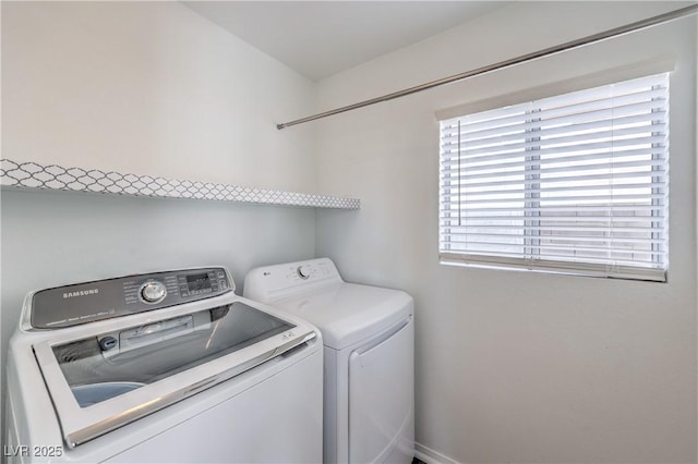 8712 Texas Bronco Ave, Las Vegas, NV 89129 - laundry room featuring washing machine and clothes dryer