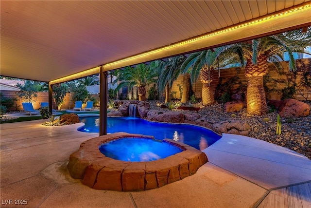 1509 Winslow St, Las Vegas, NV 89117 - swimming pool featuring an in-ground hot tub, a patio, and a fenced backyard