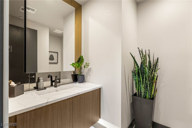 12 Desert Lake Ln, Henderson, NV 89011 - bathroom featuring vanity