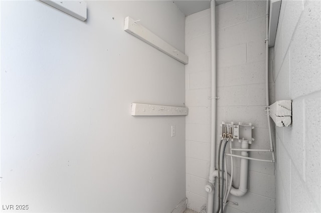 2749 Del Mar Pl, Las Vegas, NV 89169 - detailed view of concrete block wall