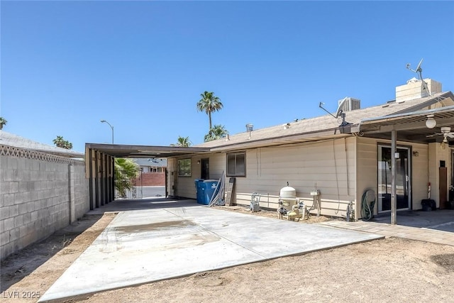 4458 El Quinta Ct, Las Vegas, NV 89121 - back of house with a carport and driveway