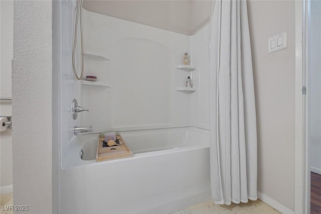 4458 El Quinta Ct, Las Vegas, NV 89121 - full bathroom featuring shower / tub combo