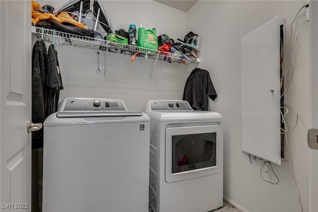889 Harbor Ave, Henderson, NV 89002 - laundry area with washing machine and clothes dryer