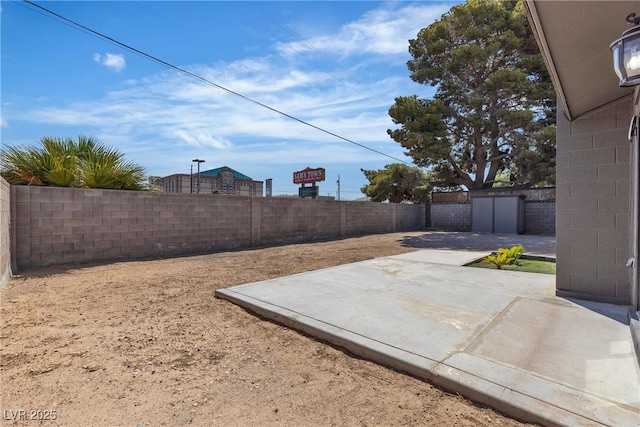 4272 Sheppard Dr, Las Vegas, NV 89121 - fenced backyard featuring a patio