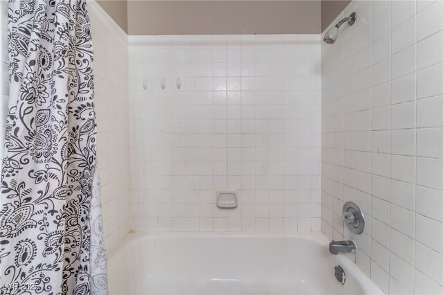 6224 Mandarin Dr, Las Vegas, NV 89108 - bathroom with shower / bath combination with curtain
