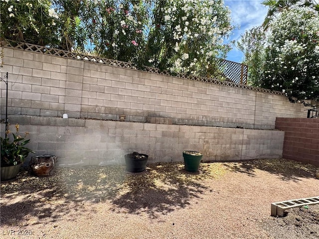 9165 Beauchamp Ave, Las Vegas, NV 89148 - view of fenced backyard