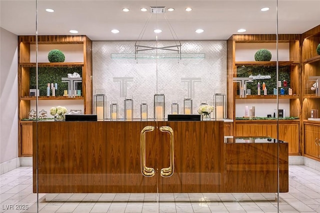 2000 Fashion Show Dr Unit 4105, Las Vegas, NV 89109 - bar featuring recessed lighting