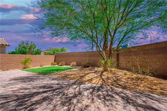 7733 Harthill Park Ave, Las Vegas, NV 89113 - photo 40