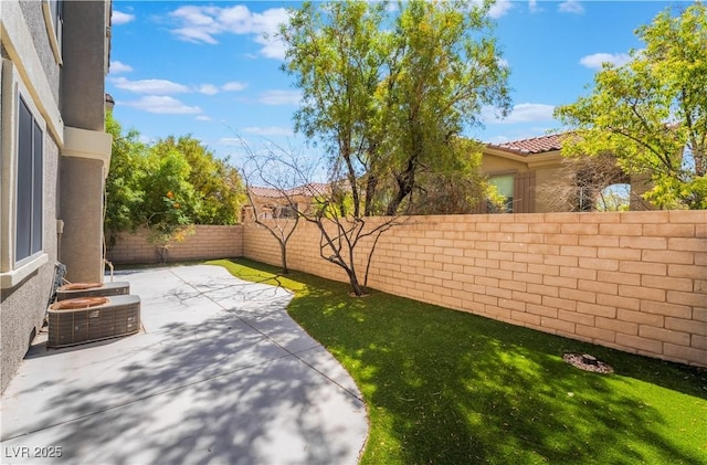 11901 Luna Del Mar Ln, Las Vegas, NV 89138 - fenced backyard featuring a patio area