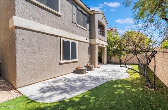 11901 Luna Del Mar Ln, Las Vegas, NV 89138 - fenced backyard with a balcony and a patio area