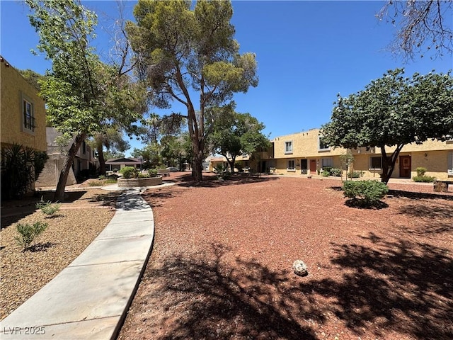 453 Las Casitas Way, Las Vegas, NV 89121 - view of yard featuring a residential view