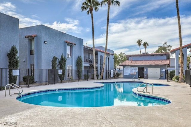 5219 Caliente St Unit 11, Las Vegas, NV 89119 - community pool with a patio