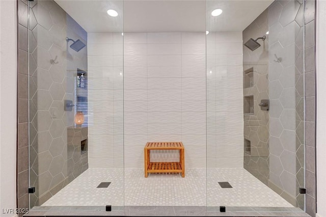 189 Andada Dr, Henderson, NV 89012 - full bath featuring tiled shower and recessed lighting