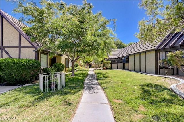 3928 Edgemoor Way, Las Vegas, NV 89121 - view of green lawn