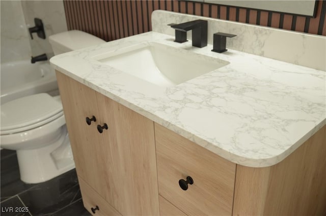 4277 Rimcrest Rd, Las Vegas, NV 89121 - bathroom featuring vanity, a tub to relax in, and wallpapered walls