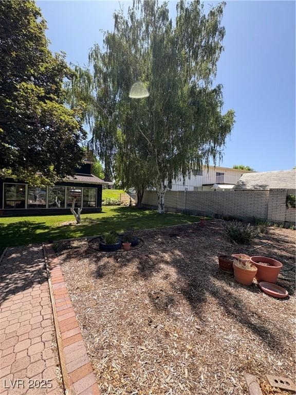 1133 Bell Ave, Ely, NV 89301 - view of yard