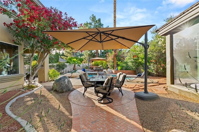 3004 Astoria Pines Cir, Las Vegas, NV 89107 - view of patio with outdoor dining space