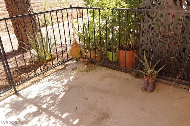 2851 S Valley View Blvd Unit 1134, Las Vegas, NV 89102 - view of patio / terrace