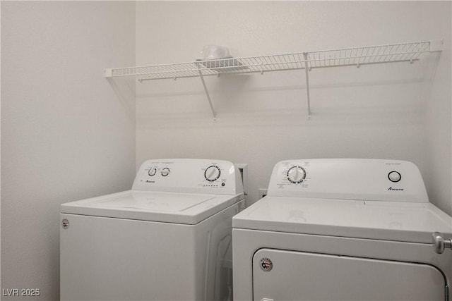 9136 Cocowoods Pl, Las Vegas, NV 89148 - laundry room with washer and clothes dryer