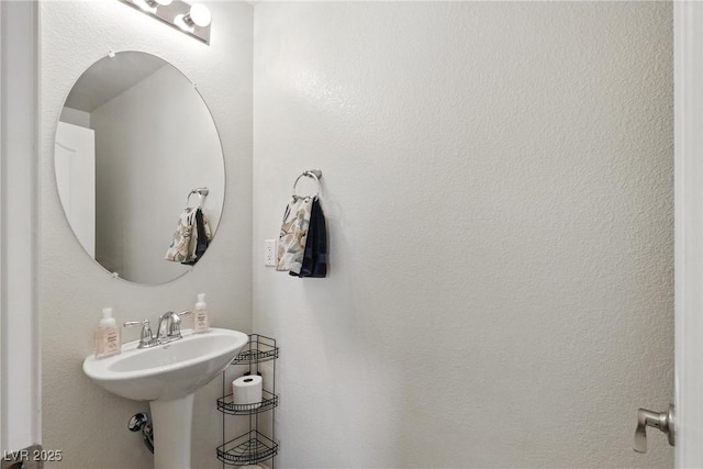 9004 Harbor Wind Ave, Las Vegas, NV 89178 - view of bathroom