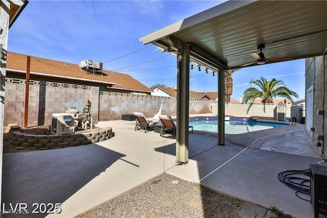 722 Barrie Ct, Henderson, NV 89002 - fenced backyard with a patio area and ceiling fan