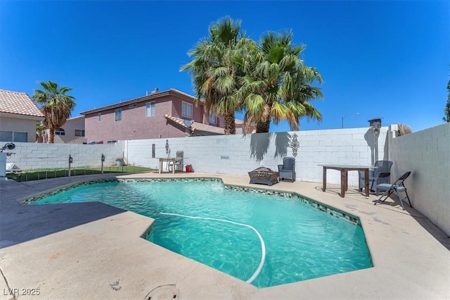 5612 Royal Castle Ln, Las Vegas, NV 89130 - view of pool featuring a fenced backyard and a patio