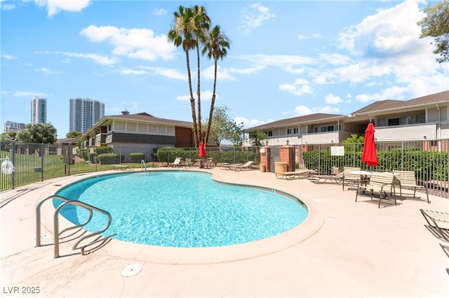 2866 Loveland Dr Unit 2018, Las Vegas, NV 89109 - community pool with a patio