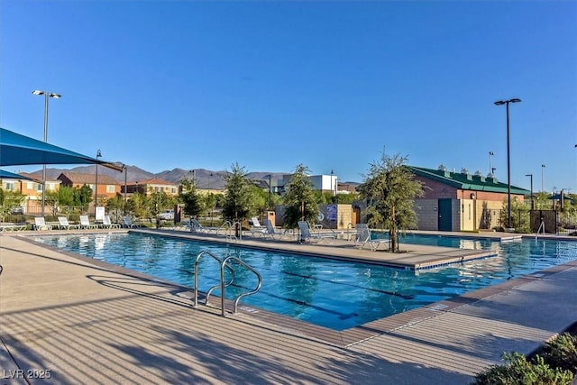 2194 Trivero St, Henderson, NV 89044 - community pool with a patio area