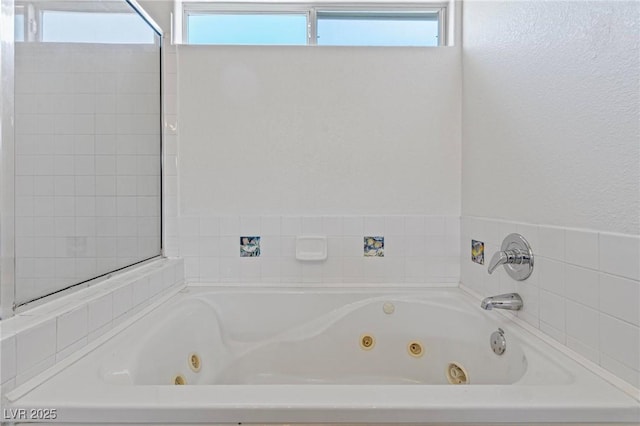 6209 Lenaking Ave, Las Vegas, NV 89122 - full bath featuring a whirlpool tub and plenty of natural light