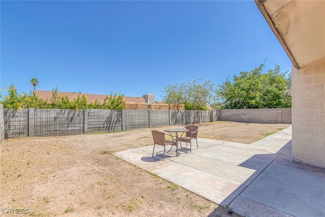 4784 El Escorial Dr, Las Vegas, NV 89121 - fenced backyard featuring a patio area