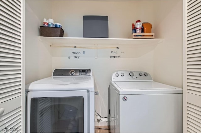 10413 Rising Harbor Ave, Las Vegas, NV 89129 - laundry room with independent washer and dryer