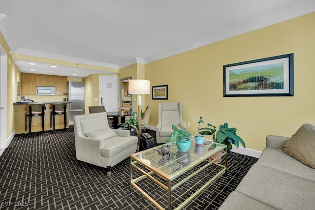 2000 N Fashion Show Dr Unit 2222, Las Vegas, NV 89109 - living area with recessed lighting and ornamental molding